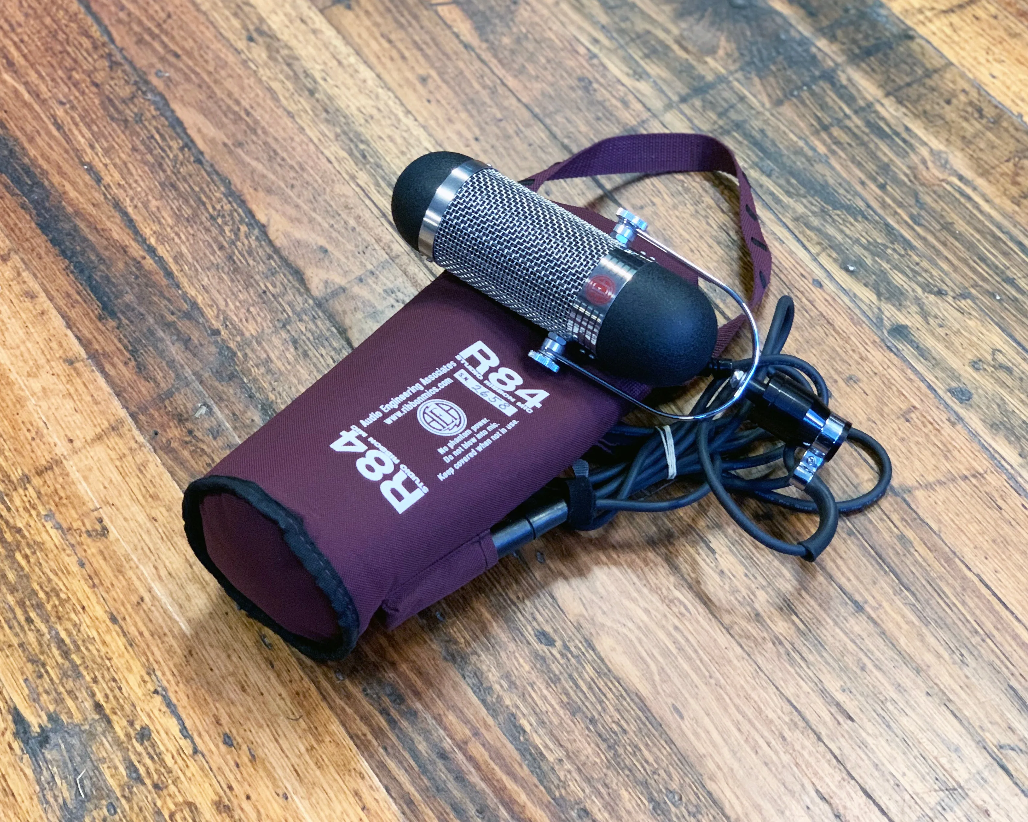 AEA R84