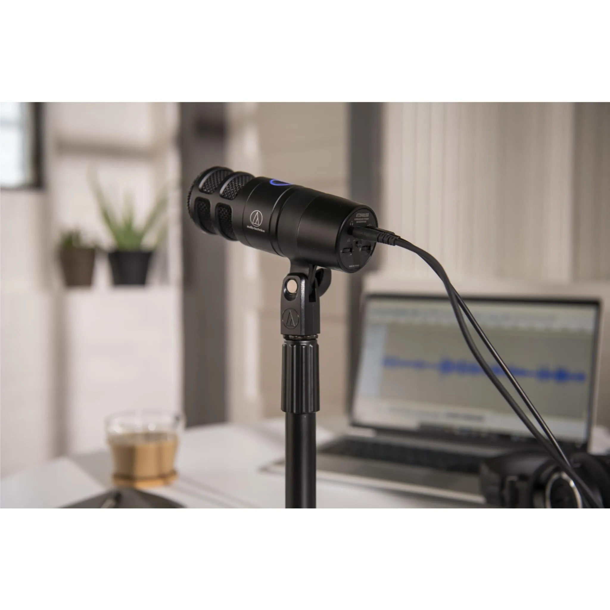 Audio Technica AT2040USB Broadcast USB Microphone