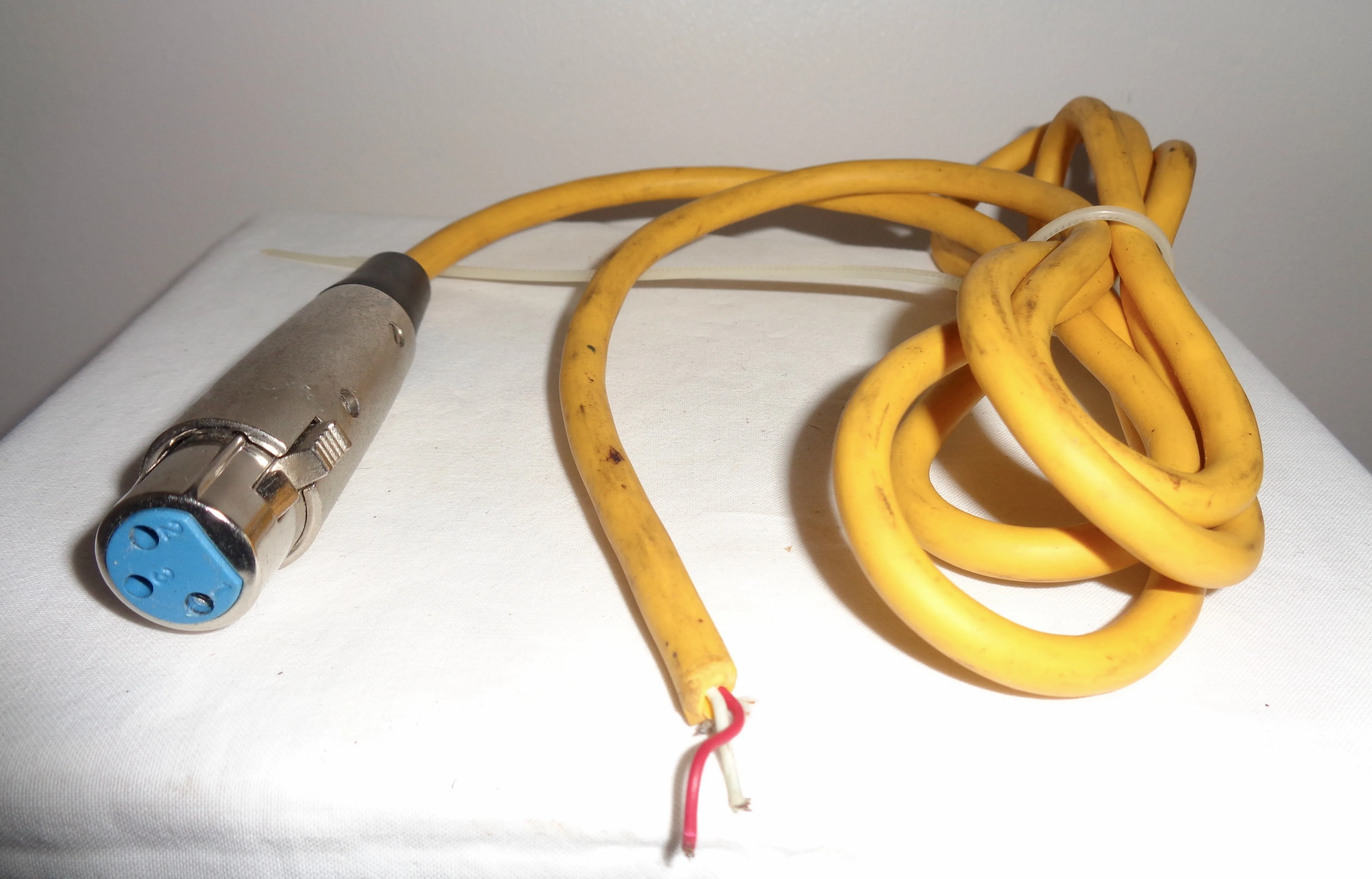 Audio Technica AT857QMLa Condenser Cardioid Microphone With Cable Connector