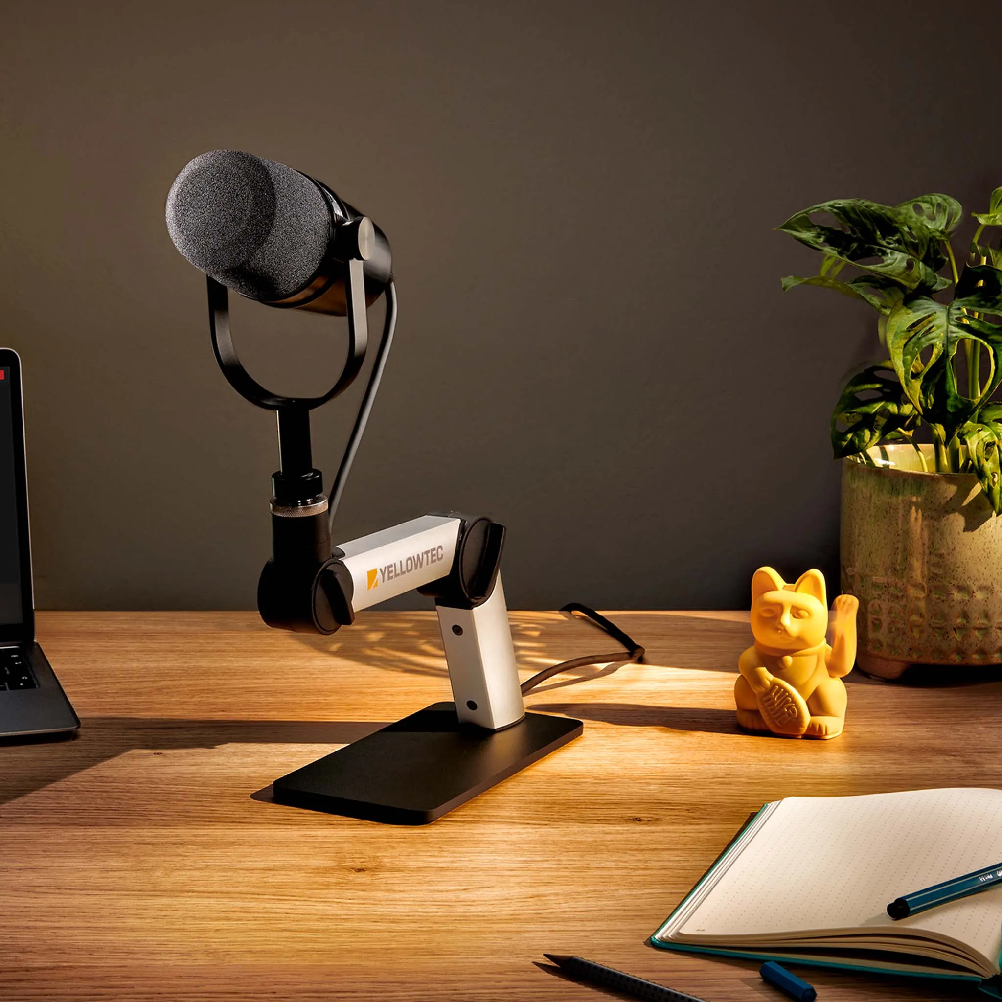 m!ka Table Stand