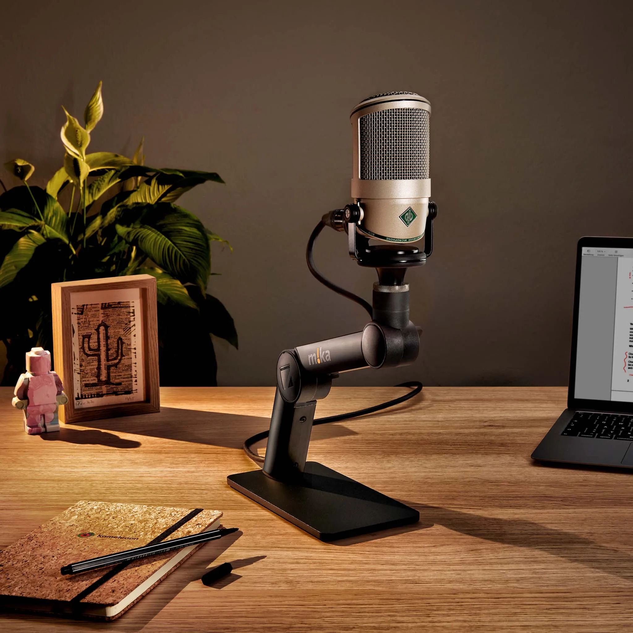 m!ka Table Stand