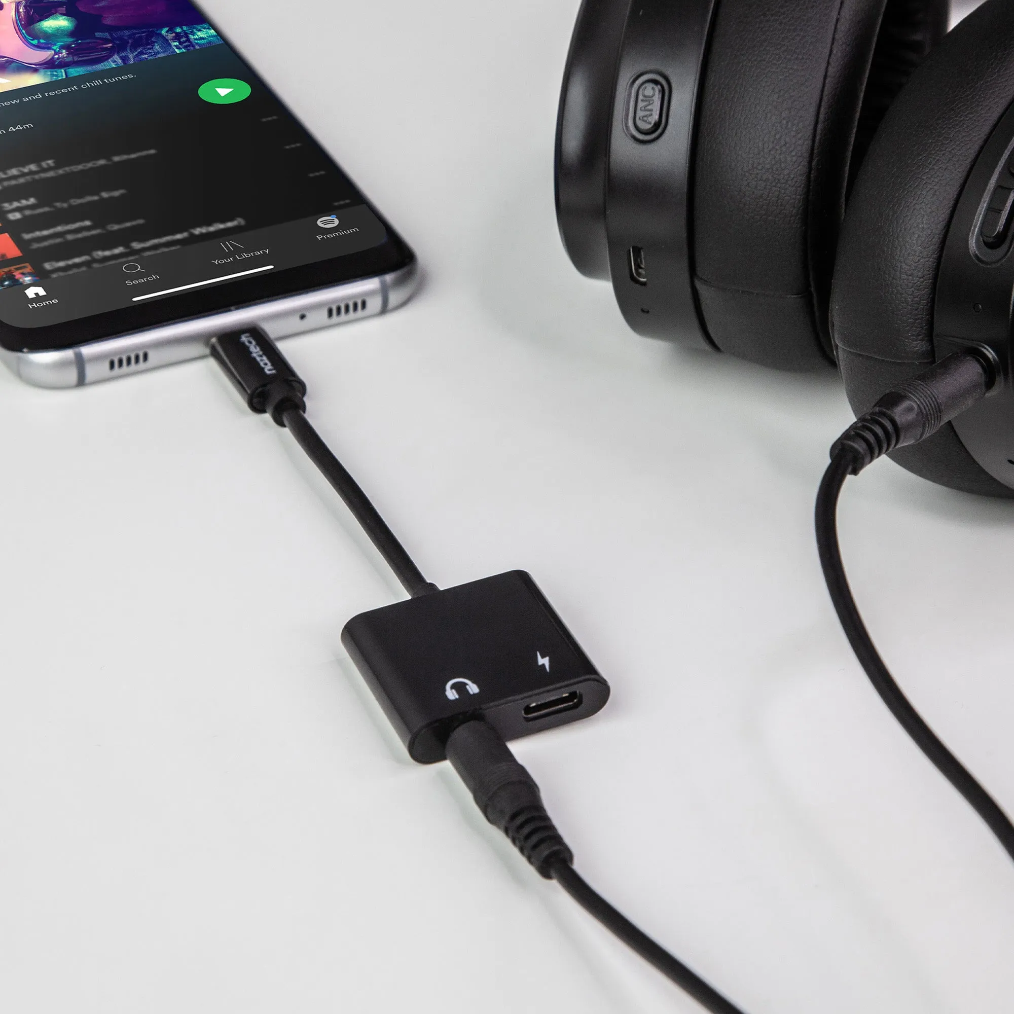 Naztech Black USB-C & 3.5mm Audio   Charge Adapter - 15-08488